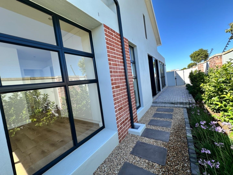 2 Bedroom Property for Sale in Graanendal Western Cape